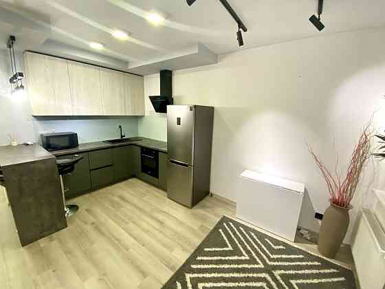 Здається в оренду чудова 2 к квартира, Позняки, Драгоманрва 2 А! Київ