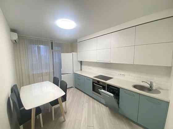 Перша здача 1к з гарним євроремонтом на Драгоманова 2. Київ