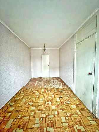 Продам 2к.кв. 2/5, 44 Квартал. Кривой Рог