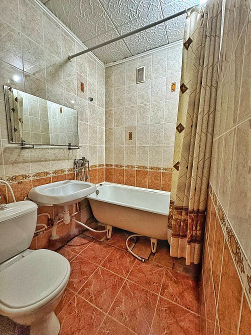 Продам 2к.кв. 2/5, 44 Квартал. Кривой Рог - изображение 1