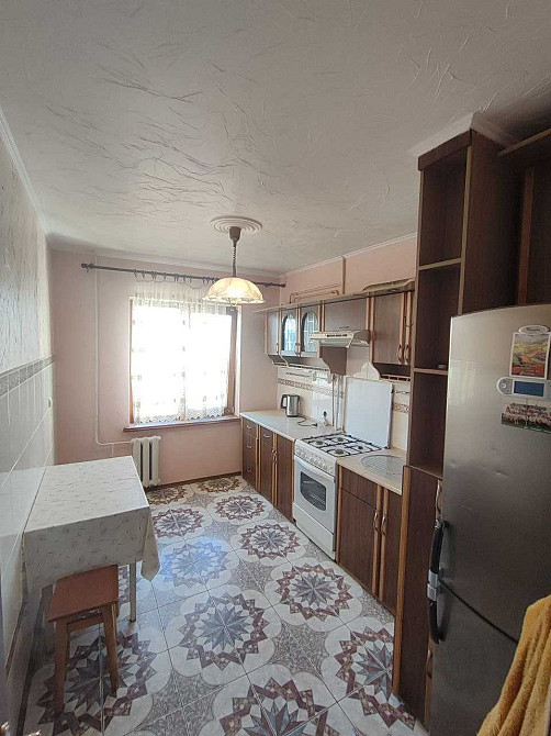 Продам 4х кімнатну квартиру по Соборній Ровно - изображение 1