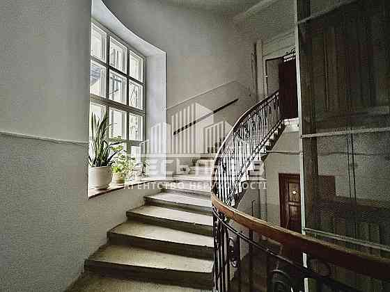 Продаж унікальної квартири вул. Гоголя в Австрійському люксі з ліфтом Львів