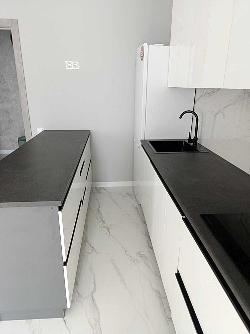 Сдается 1 ком, Евро Ремонт! Кухня студия и Спальня! Новый дом! Черноморск - изображение 2