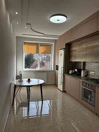 Здається в оренду простора 2-х кімнатна квартира у новобудові Ужгород