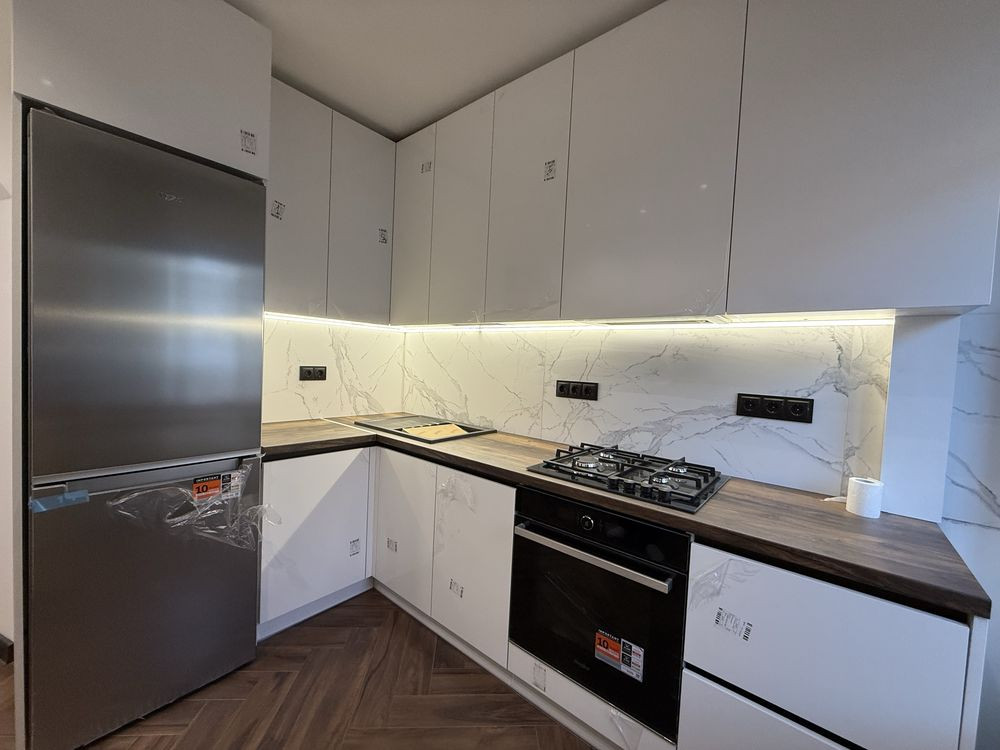 Продам 4-х кімнатну квартиру по вул.М.Вовчка Ровно - изображение 1