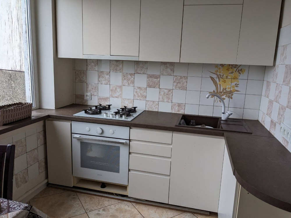 Продам 3 кімнатну Поповича  (Волкова) 8 Київ - зображення 1