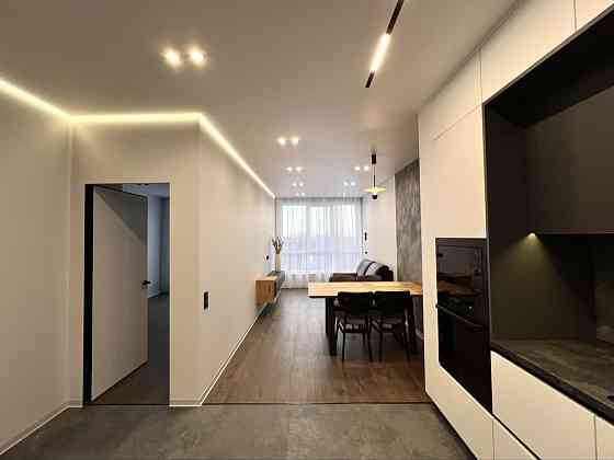 Оренда ексклюзивної 2к квартири + кухня-вітальня в новобудові Львов