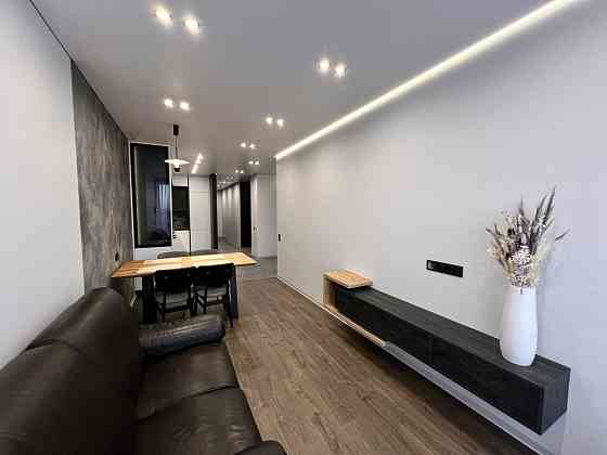 Оренда ексклюзивної 2к квартири + кухня-вітальня в новобудові Львов