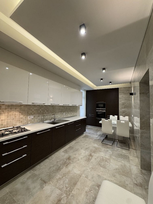 Оренда розкішної квартири в центрі міста з паркомісцем Рівне - зображення 1