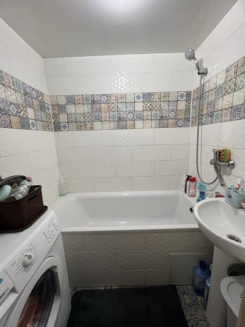 Продам 2 к-ну к-ру вул. 8 Березня Ужгород - изображение 1