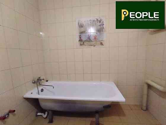 Продам велику видову трикімнатну квартиру на Позняках Київ