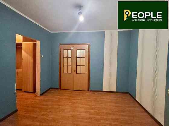 Продам велику видову трикімнатну квартиру на Позняках Київ