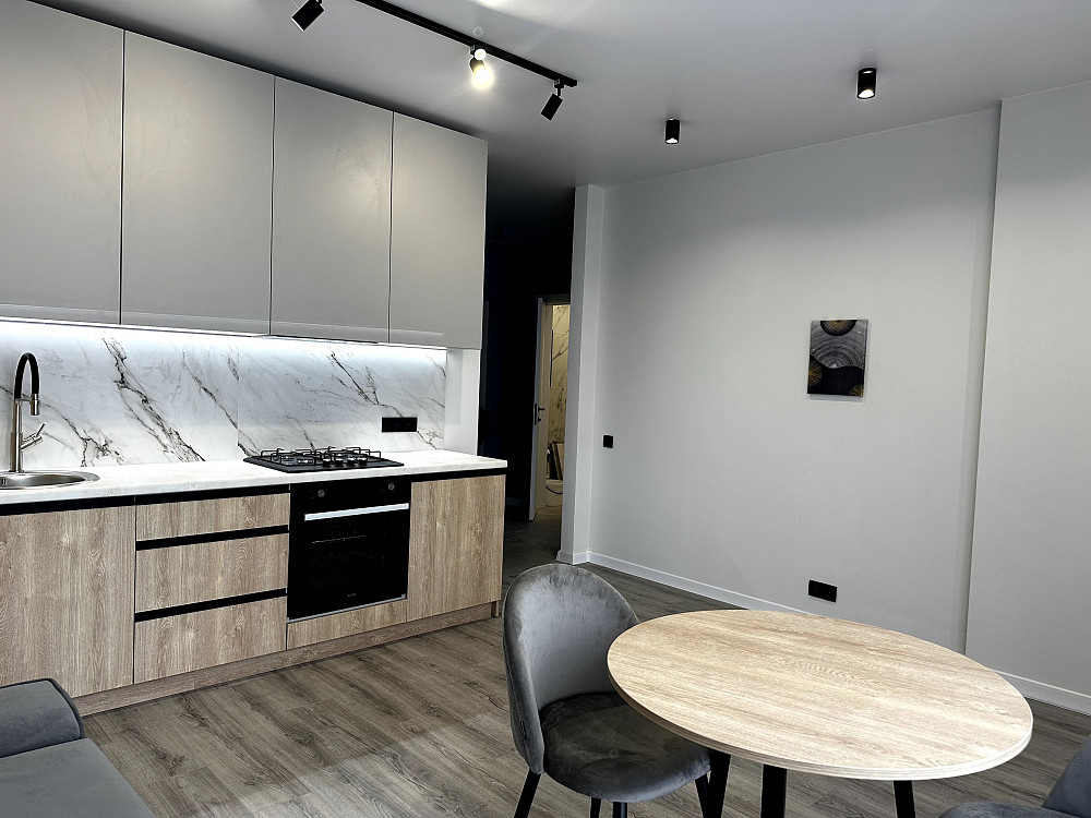 Євро 2 кімнатна квартира з новесенькими ремонтом Ірпінь - зображення 4