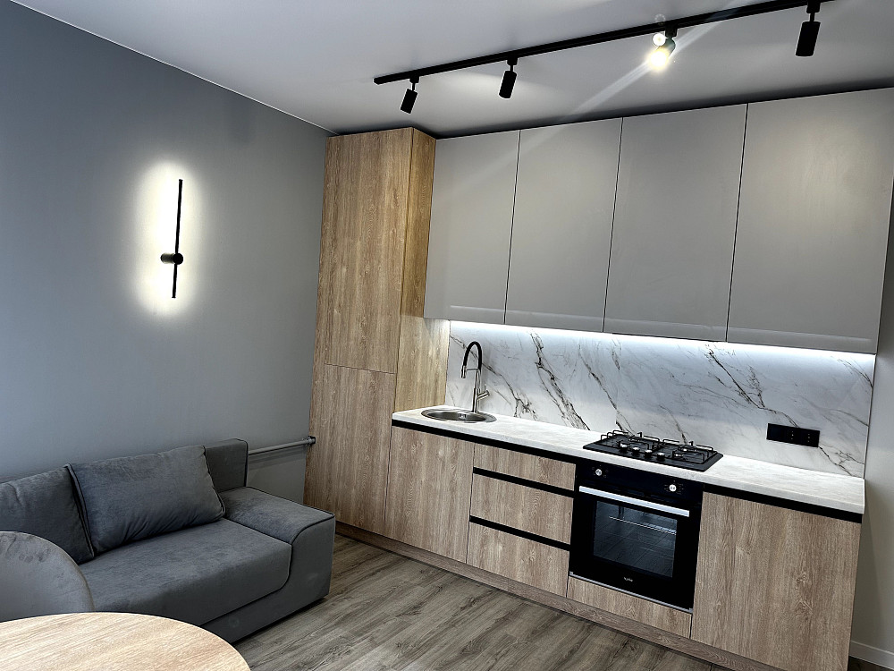 Євро 2 кімнатна квартира з новесенькими ремонтом Ірпінь - зображення 2