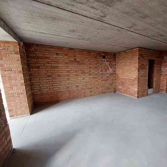 Продам 3-х комнатную квартиру. Кирпичный сданный дом. АОГВ.570у.е/кв.м Одесса