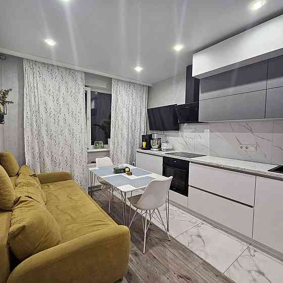 Квартира на Академіка Сахарова, Кадор, 64 м², двокімнатна, генератор. Одесса