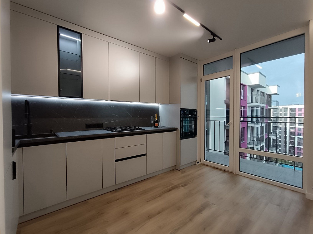 Стильна півтори кімнатна квартира ЖК Фемелі Плаза Ивано-Франковск - изображение 1