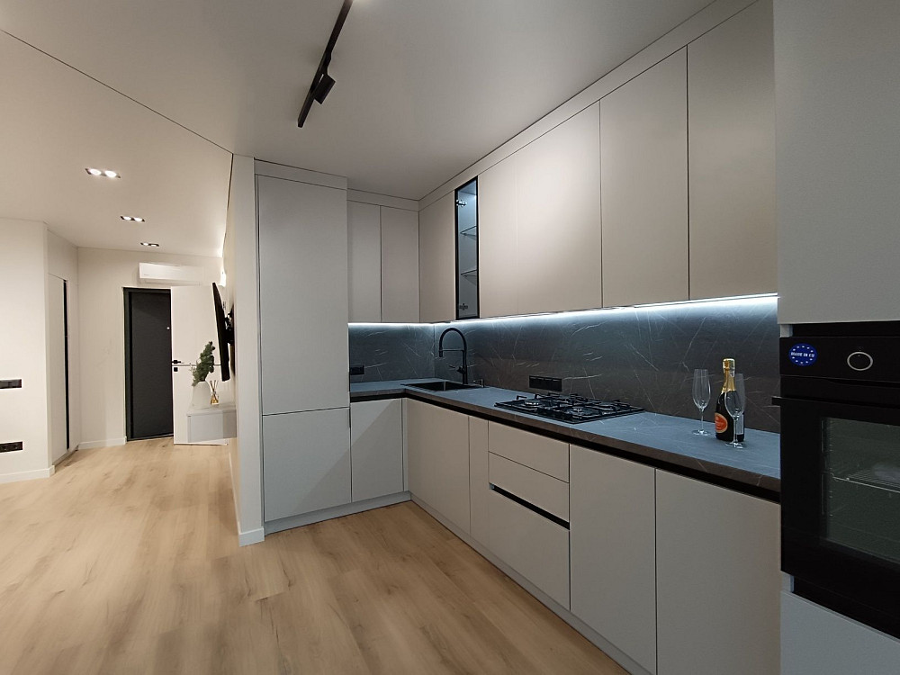 Стильна півтори кімнатна квартира ЖК Фемелі Плаза Ивано-Франковск - изображение 3