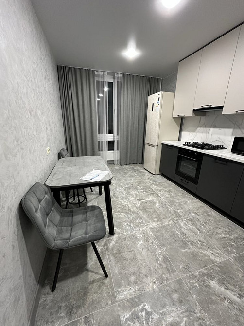 Сдам до Лета 1ком.квартиру в Монолите; первая сдача Черноморск - изображение 1