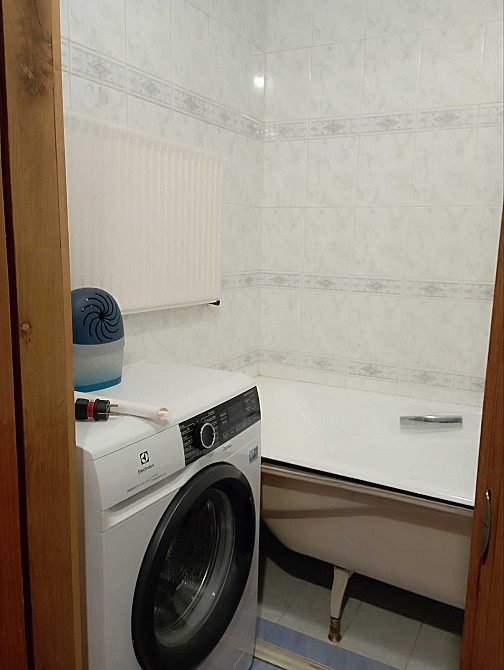 Отличная 1 к квартира 45 кв.м /2 эт. /Лесной массив Київ - зображення 2