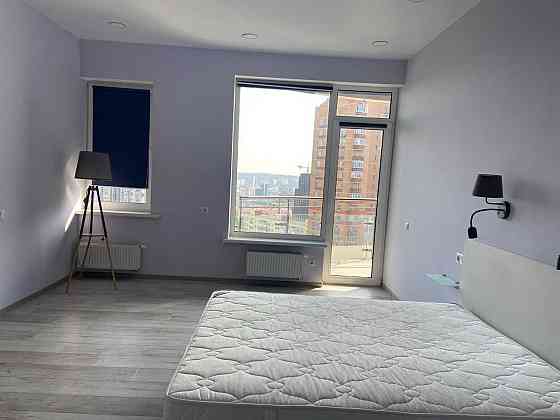 продам квартиру в центрі Києва пров,Лабораторний 7 Печерський Київ