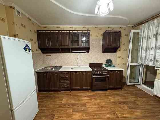 Оренда 1 кім Максимовича  3г , біля метро Васильківська Київ