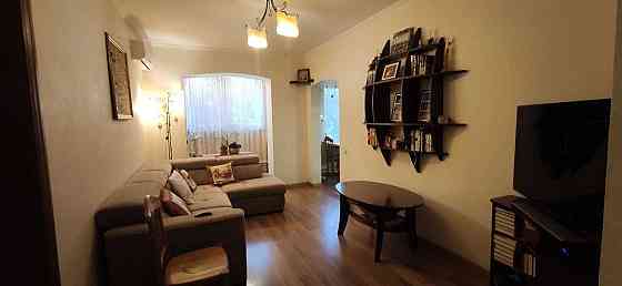 Продам чотирикімнатну квартиру  в районі ТЦ Сім'я Одесса