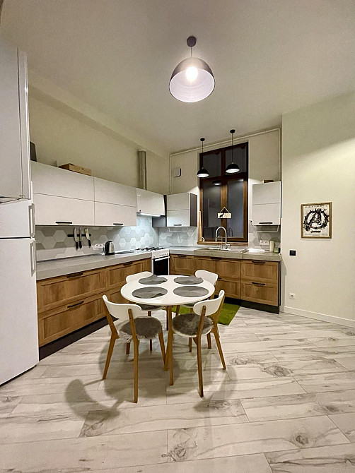 продаж 2 кімн. квартири на затишній вулиці в центрі Львова Львів - зображення 2