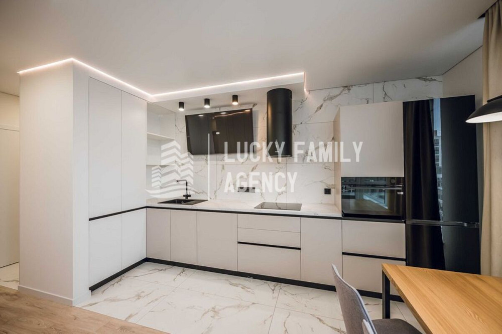 Продаж сучасної 2-к. кв., авторський ремонт, ЖК Варшавський. Київ - зображення 2