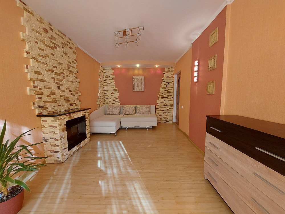 Вільна 2к/к біля ТЦ"Марк Плаза" Николаев - изображение 1