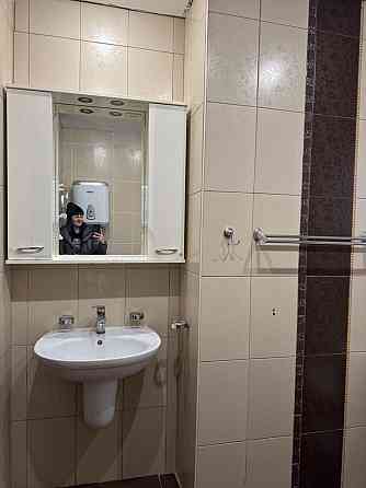 Продаж 2 кімнатноі вул Ахматовоі Анни 13 Г ( 2 поверх)метро»Позняки» Київ