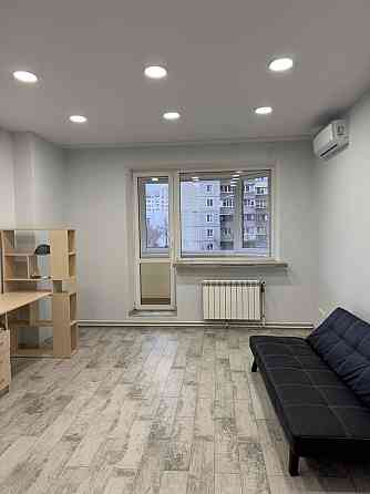 Продаж 2 кімнатноі вул Ахматовоі Анни 13 Г ( 2 поверх)метро»Позняки» Київ