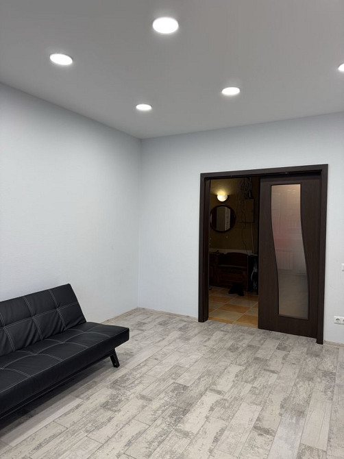 Продаж 2 кімнатноі вул Ахматовоі Анни 13 Г ( 2 поверх)метро»Позняки» Київ - зображення 2