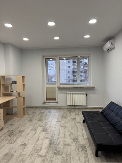 Продаж 2 кімнатноі вул Ахматовоі Анни 13 Г ( 2 поверх)метро»Позняки» Київ - зображення 1