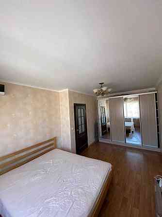 1 к. Гмирі 16, ЖК "Патріотика" м. Позняки 10 хв. пішки. Київ