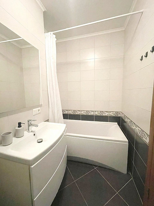 Простора 1 кімнатна новобудова в парковій зоні Чернівці - зображення 5