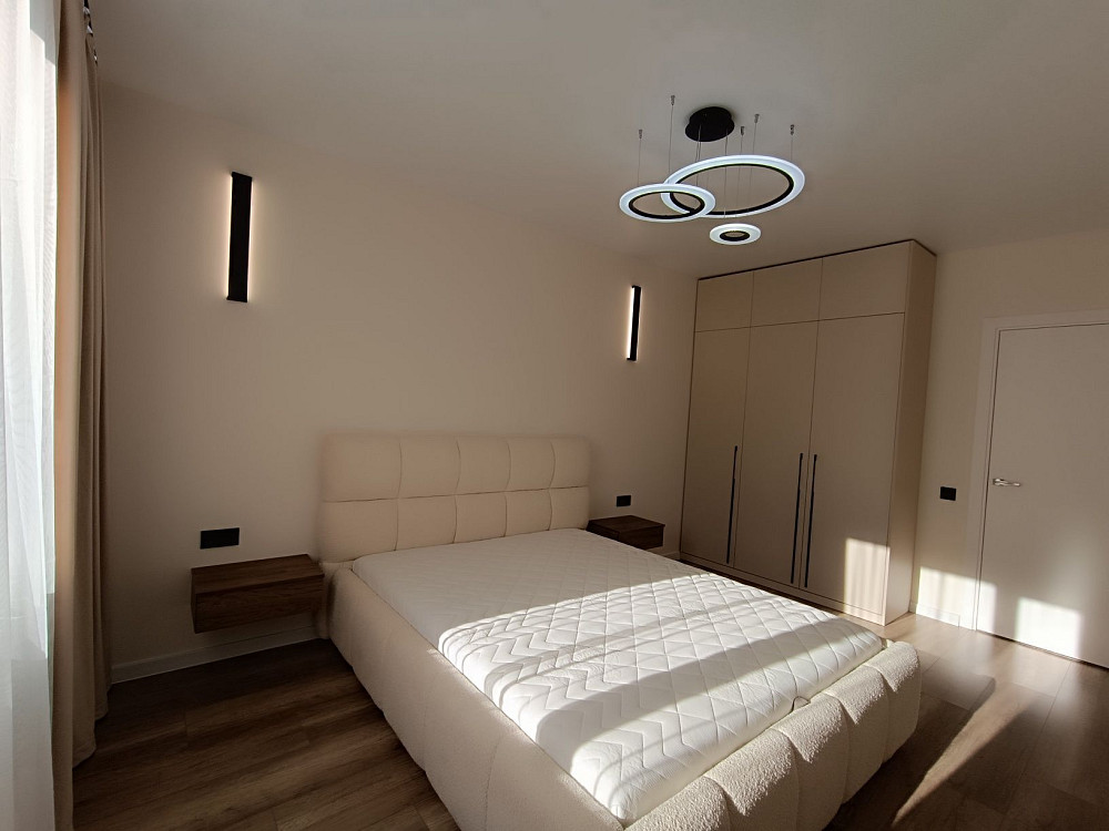 Стильна,простора,світла квартира в центрі міста Ивано-Франковск - изображение 2