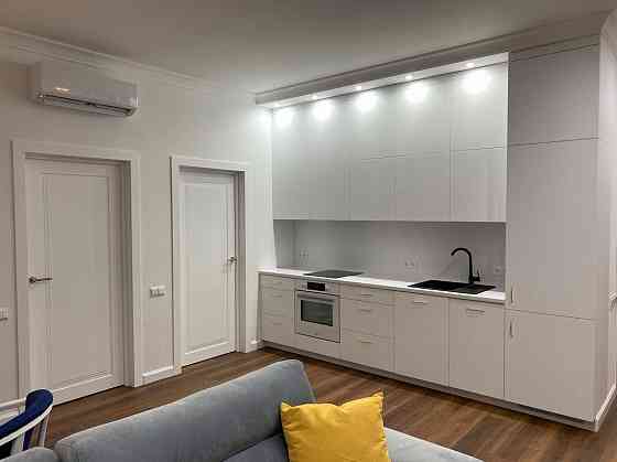 БЕЗ КОМІСІЇ! Видова 3-квартира, метро Печерська, вул. Лейпцизька Київ