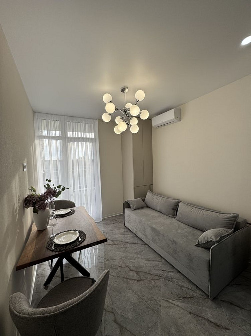 Новий якісний ремонт! Центр міста, є балкон, ГАЗове опалення. Ірпінь - зображення 2