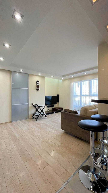 Стильная 2-комнатная квартира в аренду в 100м от метро Печерская Київ - зображення 1