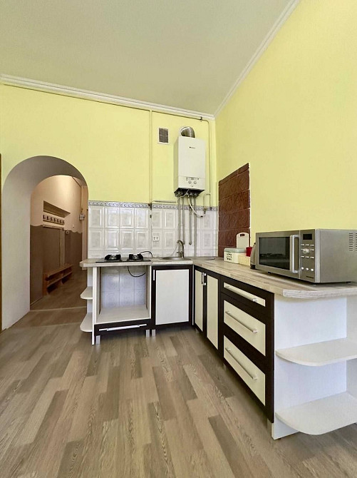 Продається 2 кімнатна квартира в Центрі Черновцы - изображение 1