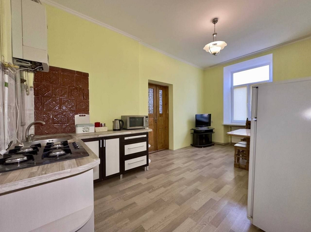 Продається 2 кімнатна квартира в Центрі Черновцы - изображение 2