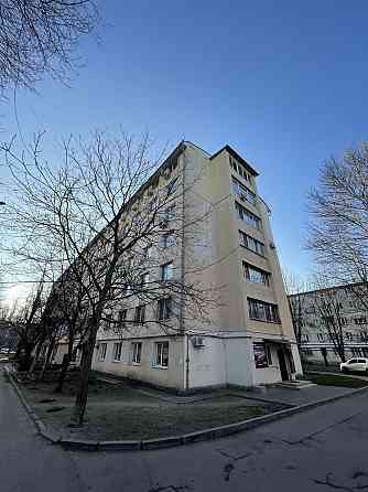 Продам квартиру на Черёмушках в кирпичном доме(риелторы не беспоить). Одесса