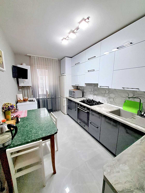 Продам розкішну 3-и к/к біля ТЦ "Варто"(авоська)). Кропивницький - зображення 1