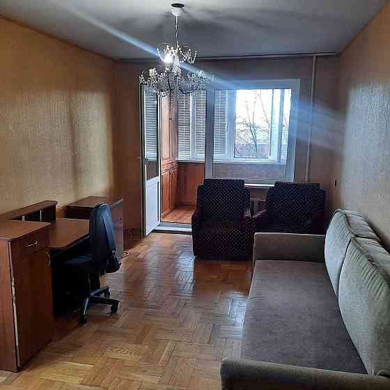 Продаж 3к на Гната Юри 18, біля ТЦ Квадрат, Борщагівка Киев