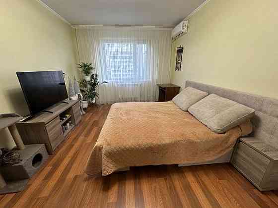 Власник. Без комісії. Продається однокімнатна квартира на Позняках Киев