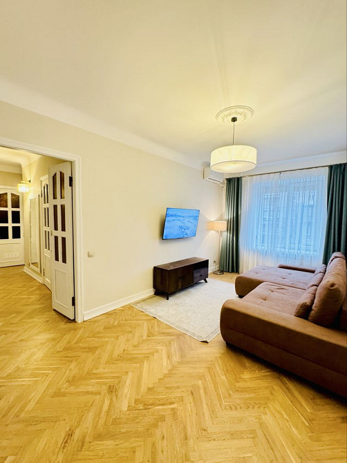 Чудова 2к кв В. Васильківська СТАЛІНКА Палац Україна Центр Киев - изображение 1