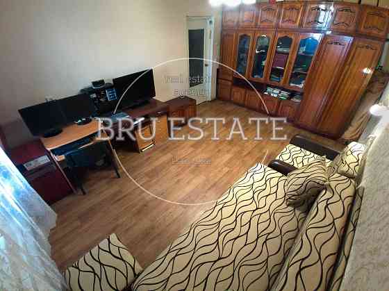 Продам 1 к вул.Бальзака 63 Троещина Киев