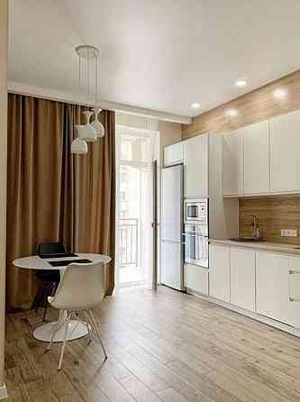 оренда СТИЛЬНОЇ квартири в сучасному ЖК Cardinal Палац Україна метро Київ