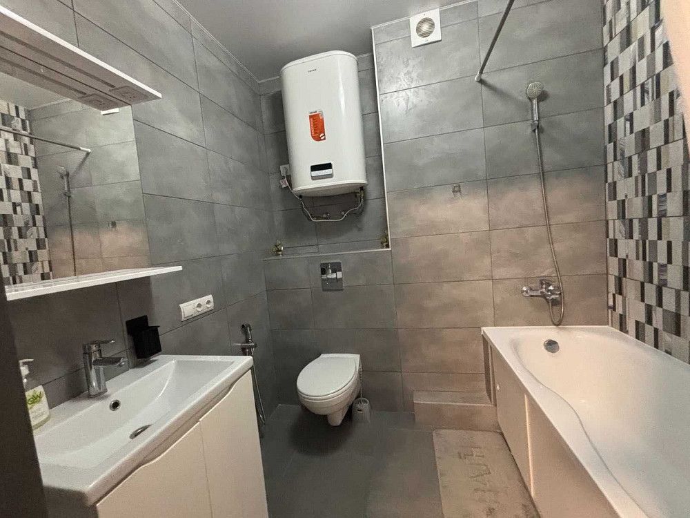 Продам 3 комнатную квартиру 70м2 Ремонт. Кухня студия 65500$ Одесса - изображение 2